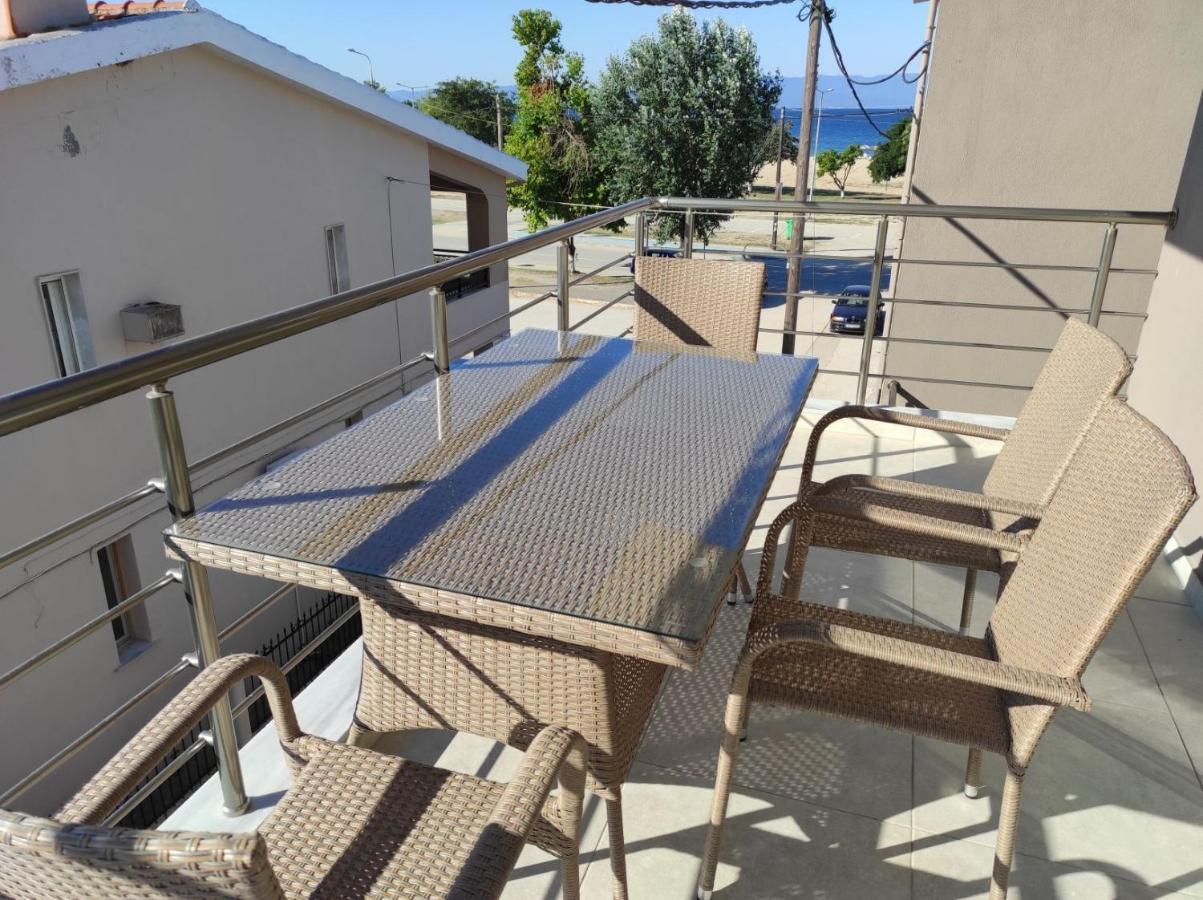 Blue Beach Apartments Ofrínion المظهر الخارجي الصورة