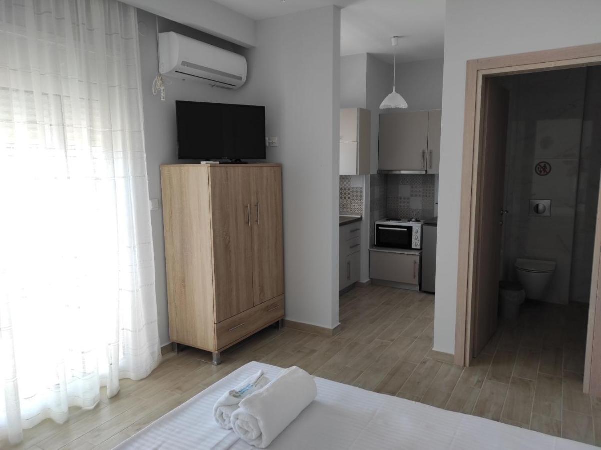 Blue Beach Apartments Ofrínion المظهر الخارجي الصورة
