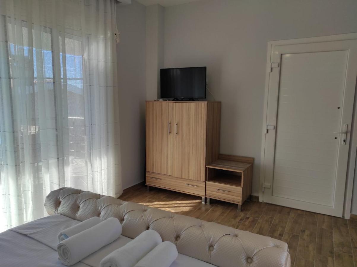 Blue Beach Apartments Ofrínion المظهر الخارجي الصورة