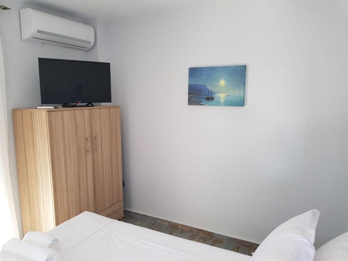 Blue Beach Apartments Ofrínion المظهر الخارجي الصورة